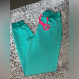 Figs Zamora Joggers and Rafaela Top SET